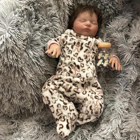 Reborn Baby Girl Doll Silicone Vinyl Limbs Cloth Body & Accessories (NEW) - Picture 3 of 7